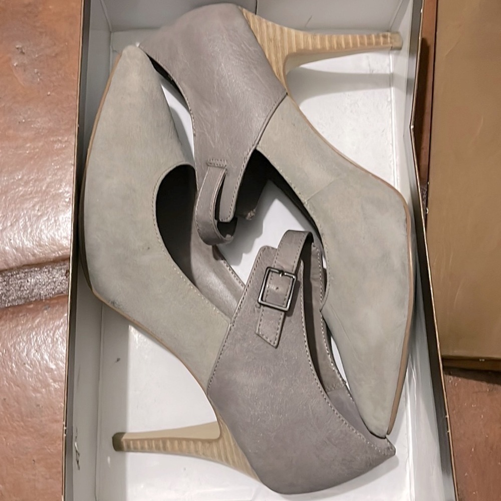 Audrey Brooke Gray BARRY Heels